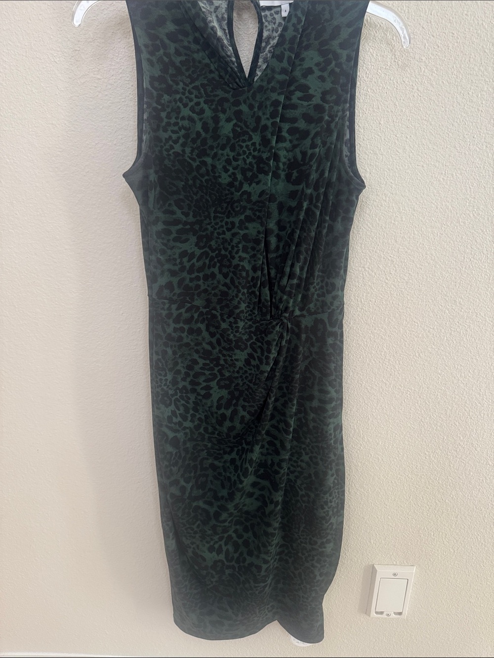 Lark & Ro Dark Green Sleeveless Animal Print Twist Dress